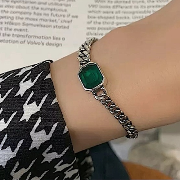 Emerald Green Sterling Silver Chain Link Bracelet - Picture 5 of 12